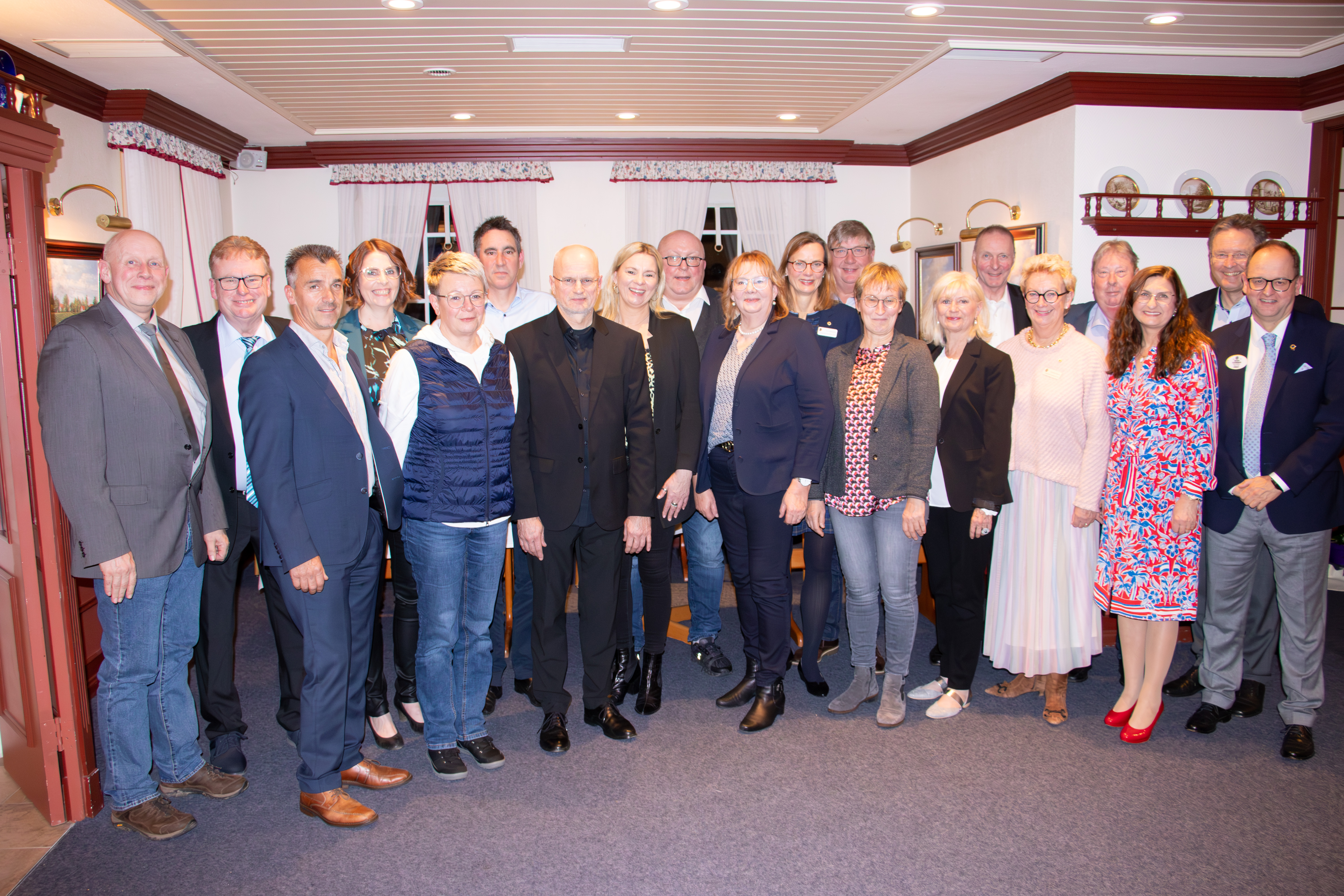 fast alle Mitglieder versammelt